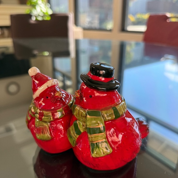 Salt & Pepper Shakers - Picture 3 of 5